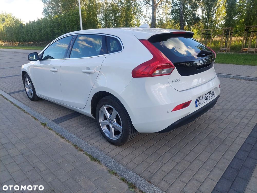 Volvo V40 T2 Momentum - 5