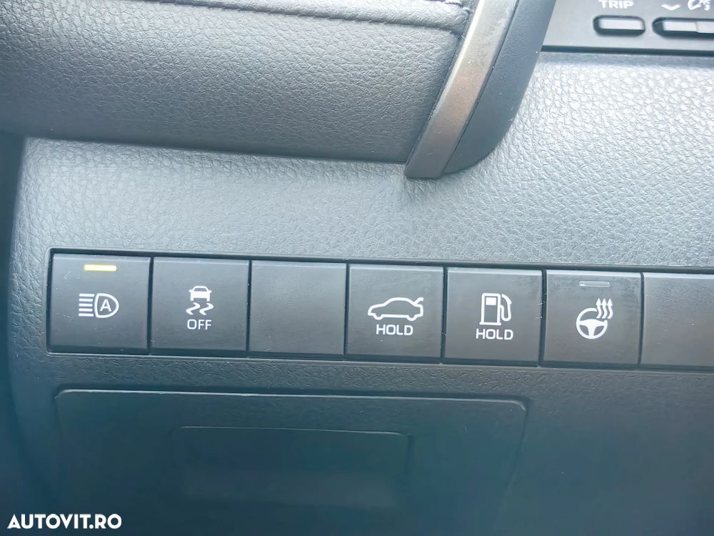 Toyota Camry 2.5 Dynamic - 9