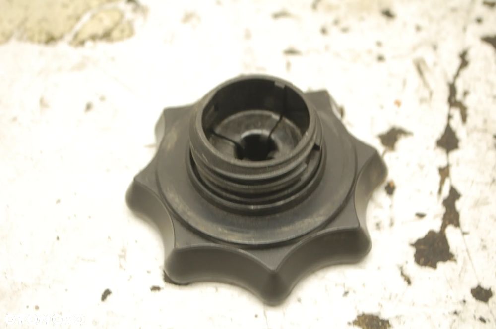 ŚRUBA MOCOWANIE KOŁA ZAPASOWEGO 1K0803899B SEAT ALTEA XL VW GOLF V AUDI SKODA 1K0803899D - 9