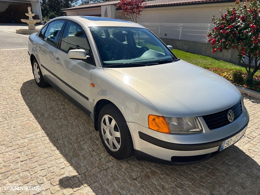 VW Passat 1.9 TDi Confortline - 1