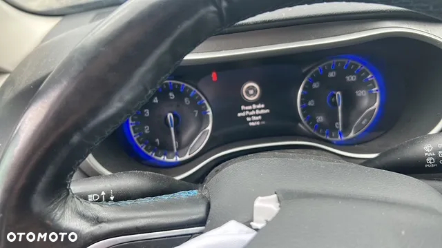 Chrysler Pacifica - 8