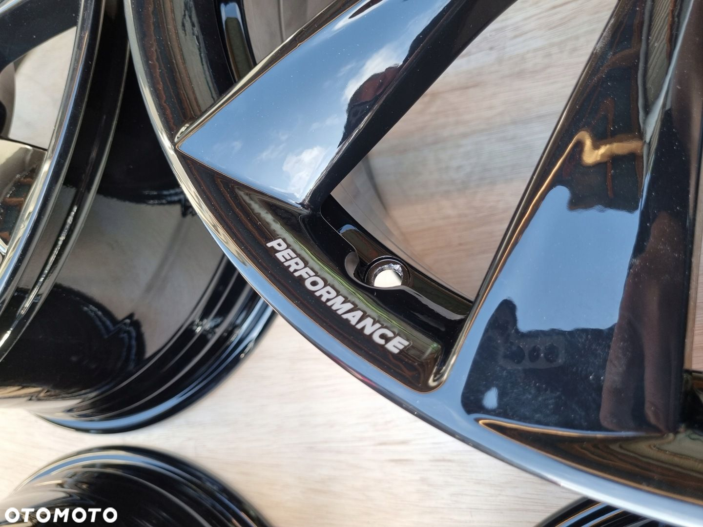 FELGI 19 TESL Y TESLA3 8.5 ET40 OEM PERFORMANCE 5x114,3 - 4