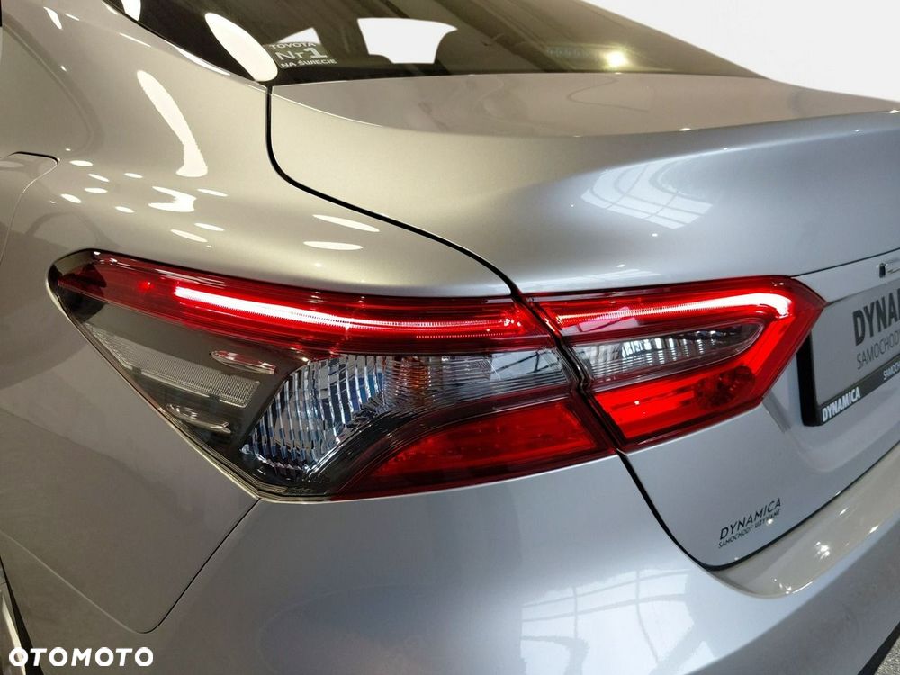 Toyota Camry 2.5 Hybrid Comfort CVT - 12