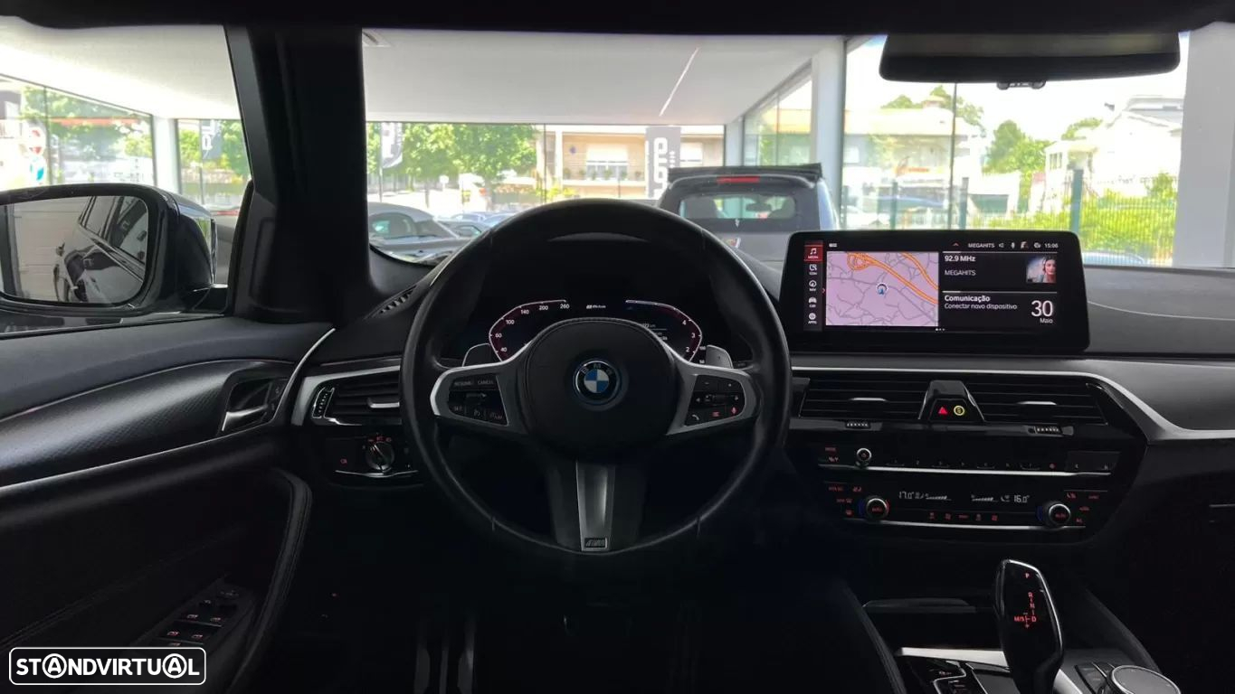 BMW 530 e Pack Desportivo M - 18