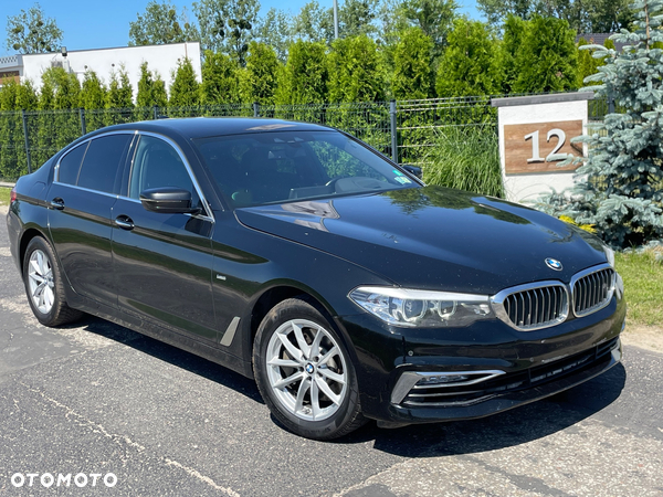 BMW Seria 5 530d xDrive Luxury Line