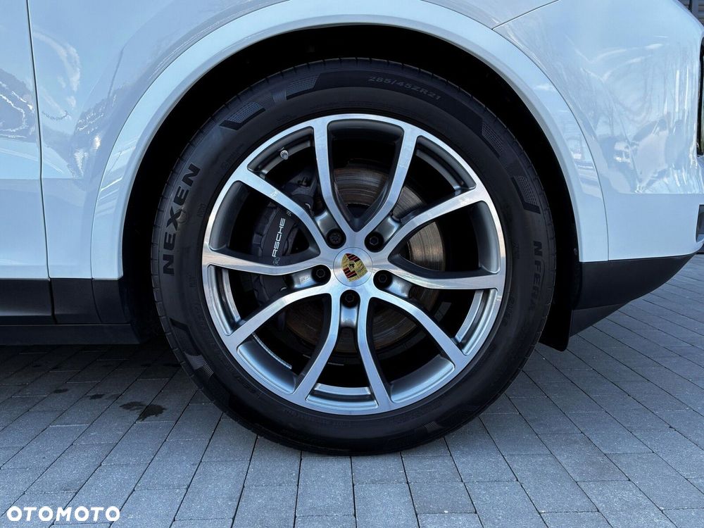 Porsche Cayenne - 15