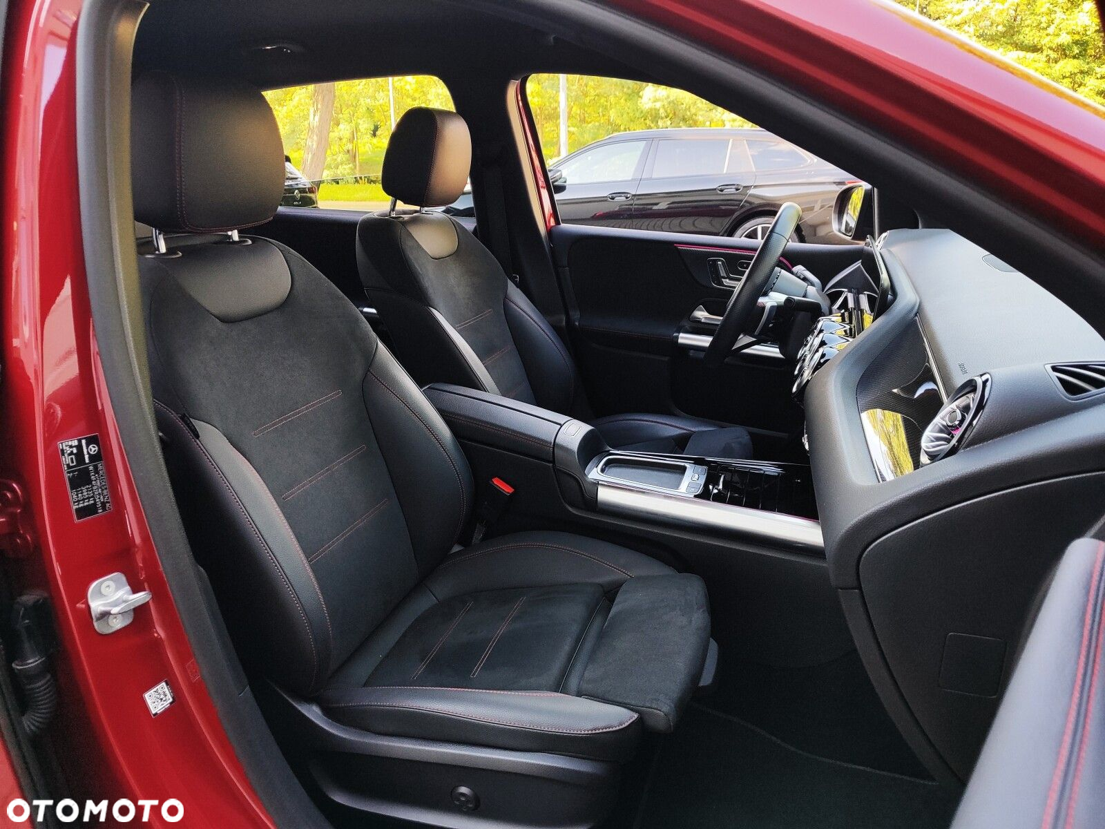Mercedes-Benz Klasa B 220 4-Matic AMG Line 7G-DCT - 12