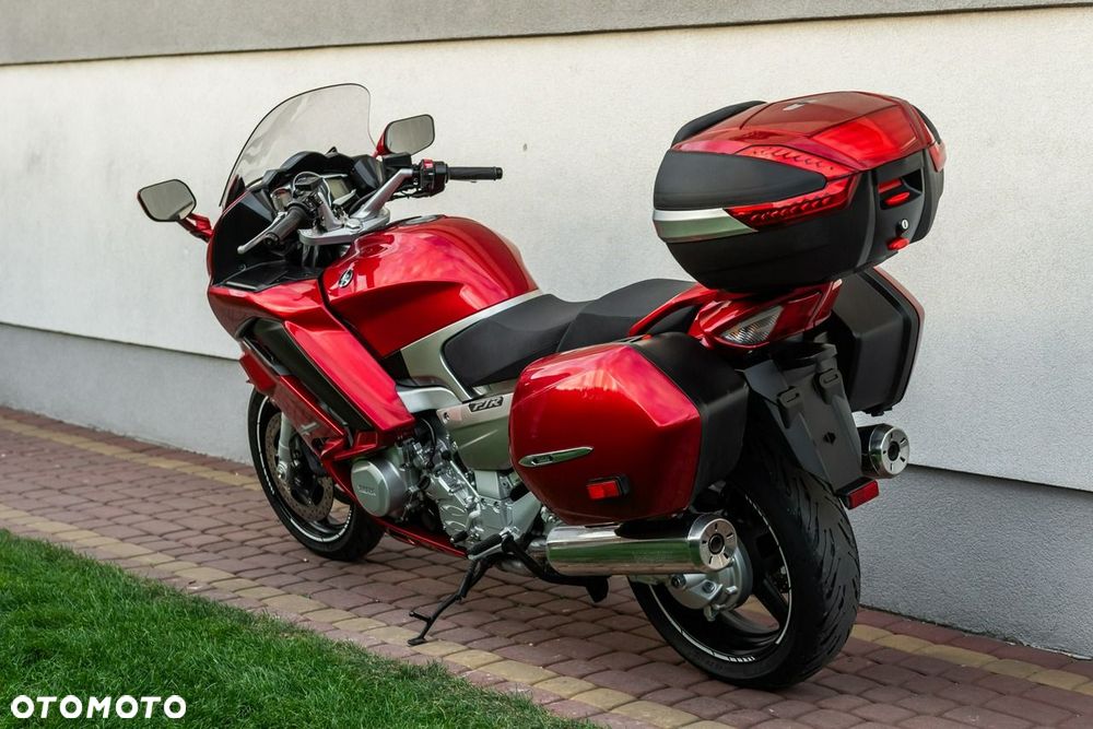 Yamaha FJR - 4