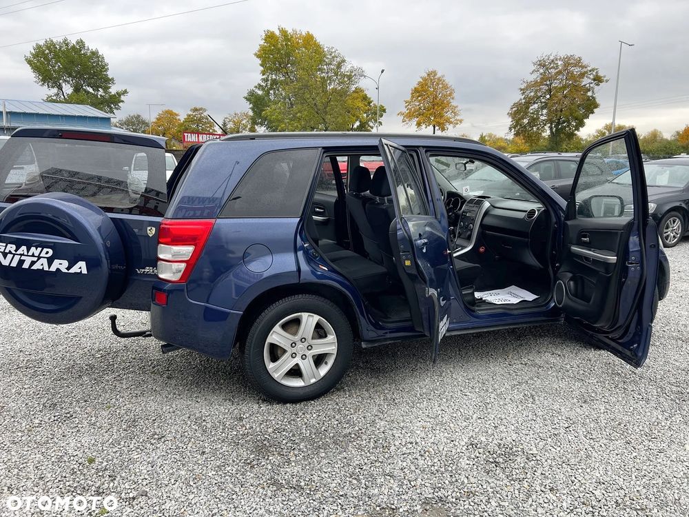 Suzuki Grand Vitara 2.0 - 16