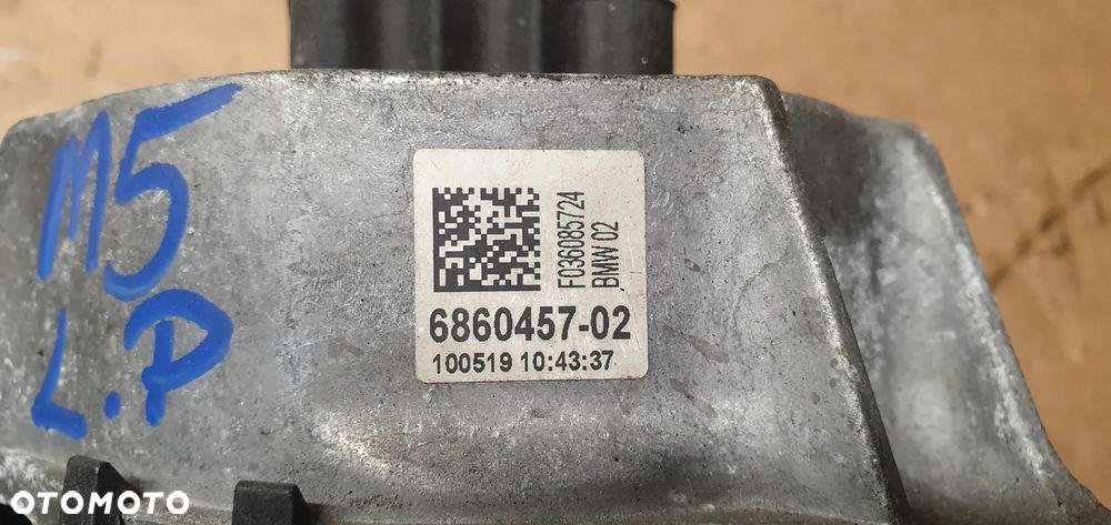Łapa poduszka silnika lewa BMW M5 G30 F90 4.4 V8 6860457 - 7