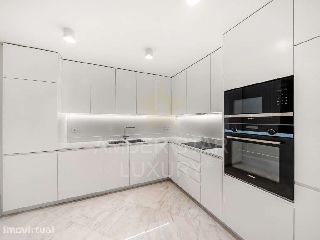 Apartamento T3 em Prédio de Requinte no Porto! - Grande imagem: 4/36