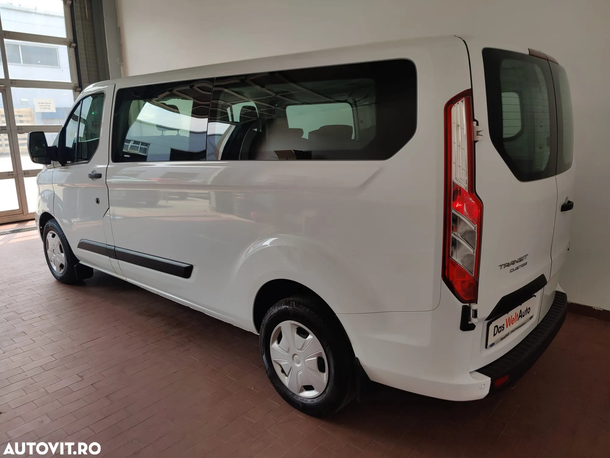 Ford Transit Custom Kombi 320 2.0 EcoBlue 130 CP L2H1 Trend Aut. - 6