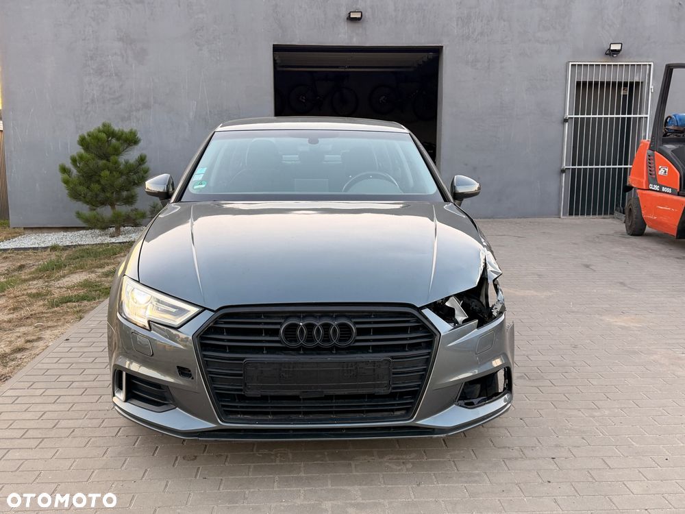 Audi A3 Limousine 30 TFSI design - 4