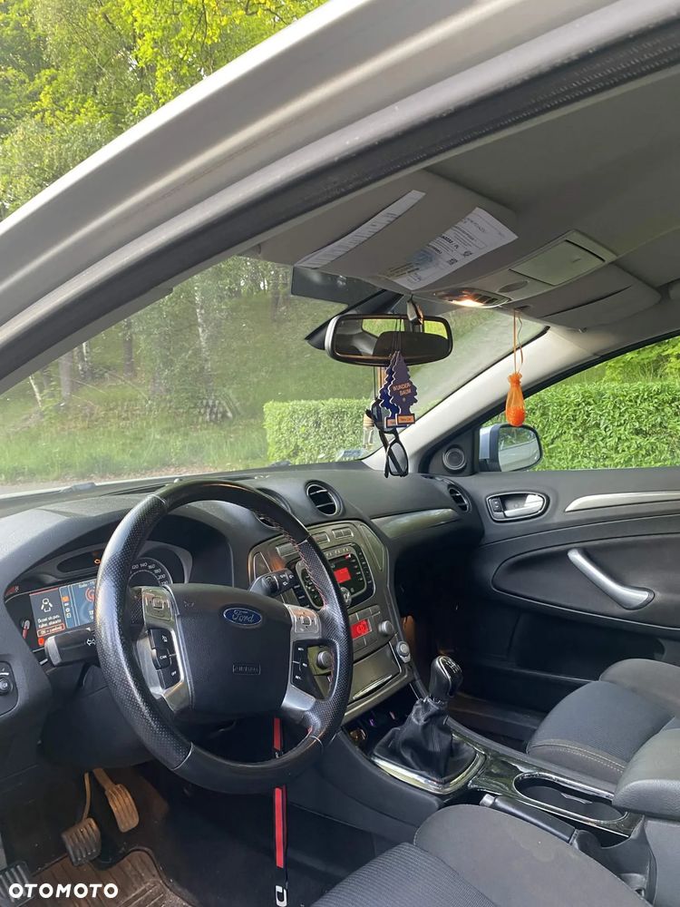 Ford Mondeo 2.0 Ghia - 2
