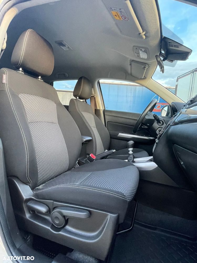 Suzuki Vitara 1.4 Boosterjet MHEV Passion - 11