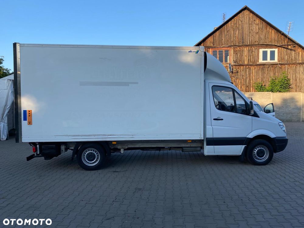 Mercedes-Benz Sprinter - 4