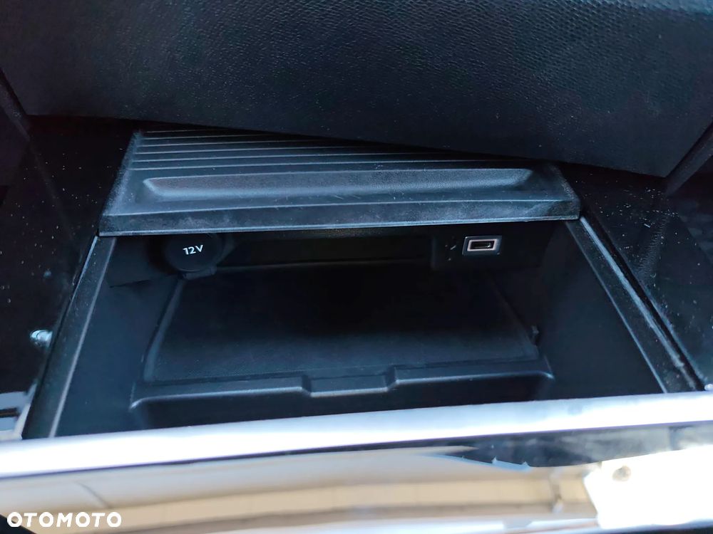 Opel Astra 1.2 T Elegance S&S - 23