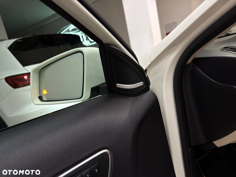 Mercedes-Benz GLA 250 7G-DCT SCORE - 34