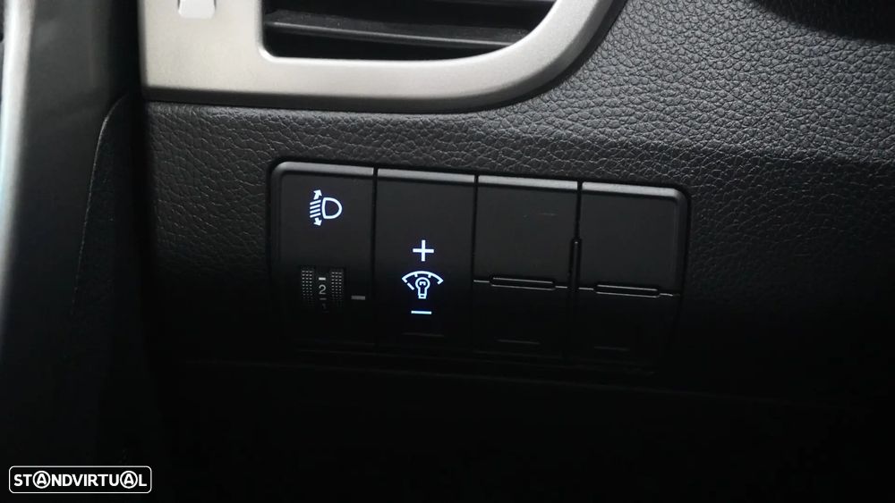 Hyundai i30 1.6 CRDI Blue Comfort AC Auto+J17 - 23