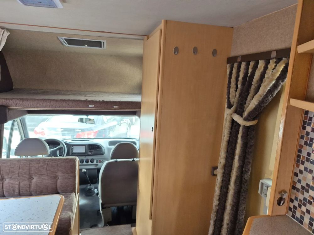 Challenger Genesis FORD TRANSIT 2.5 TD - 6 DORMIDAS - 6 LUGARES - 26