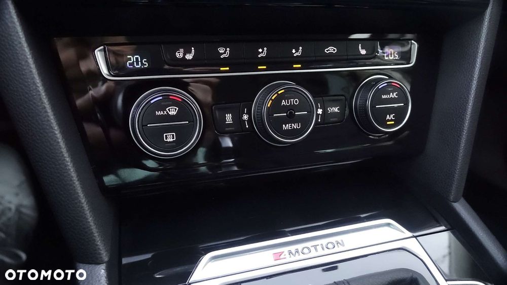 Volkswagen Passat - 36