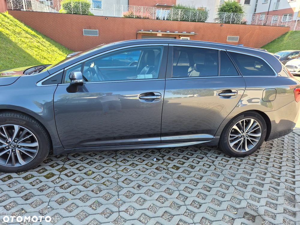 Toyota Avensis 1.8 Premium - 5