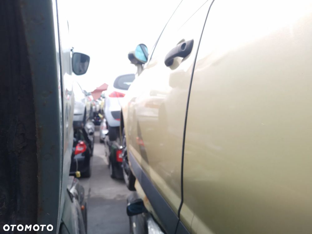 CITROEN C4 04-10 1.4 RADIO (KBC) - 12