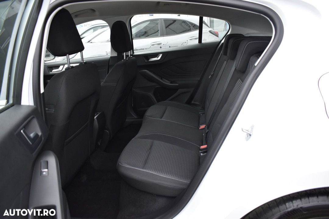 Ford Focus - 10