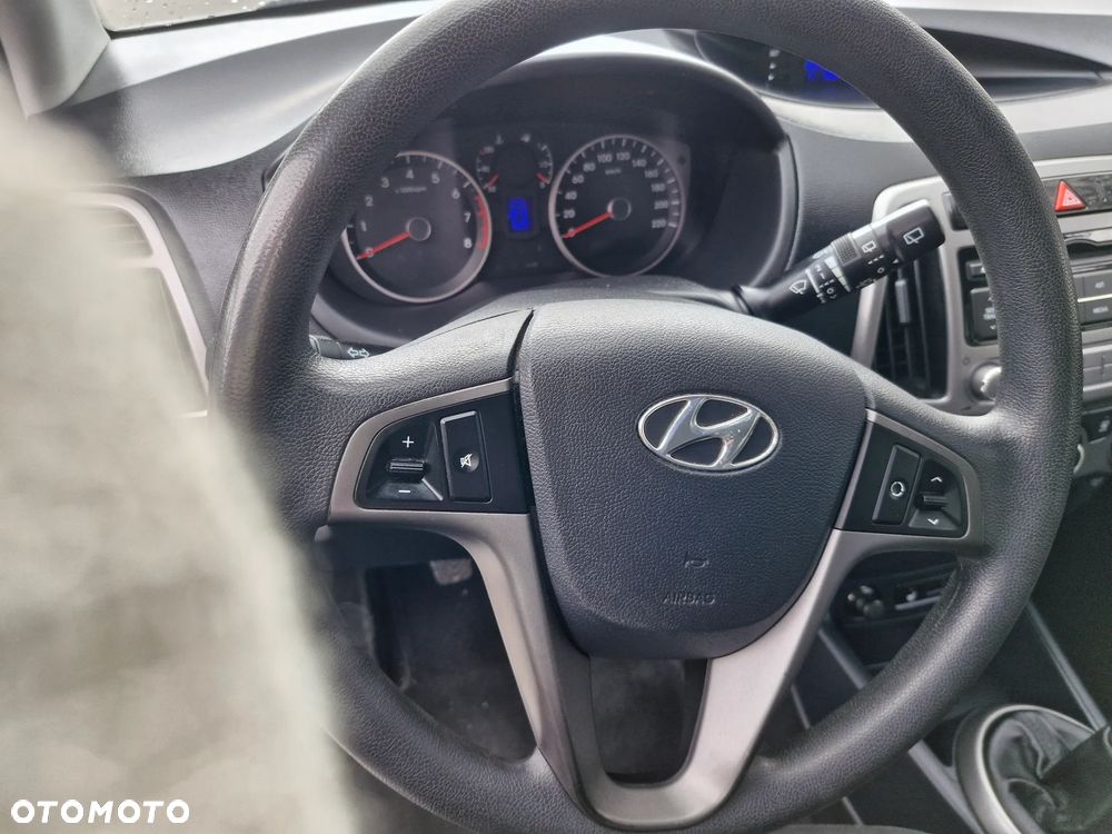 Hyundai i20 1.2 Intro Edition - 11