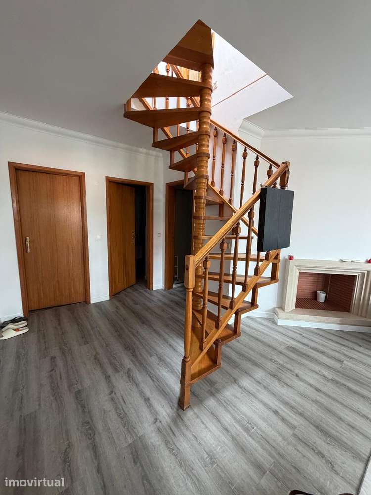 T2+1 Remodelado c/ Garagem e Elevador | Olivais Coimbra - Grande imagem: 2/16