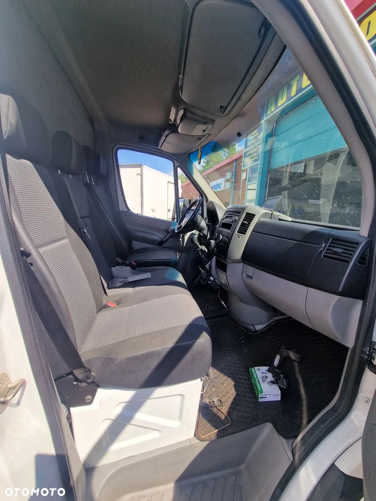 Mercedes-Benz Sprinter - 13
