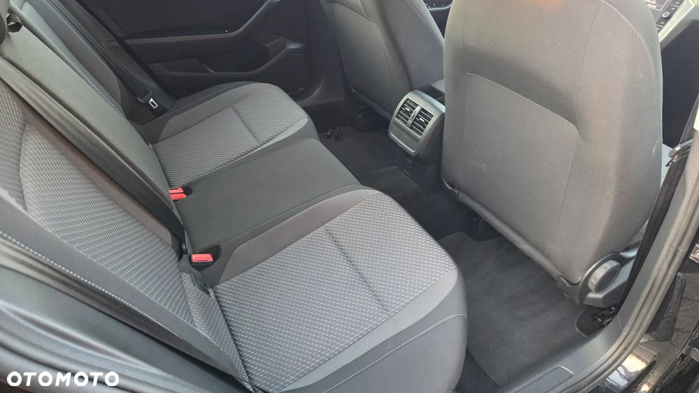 Volkswagen Passat 1.6 TDI SCR DSG Business - 10