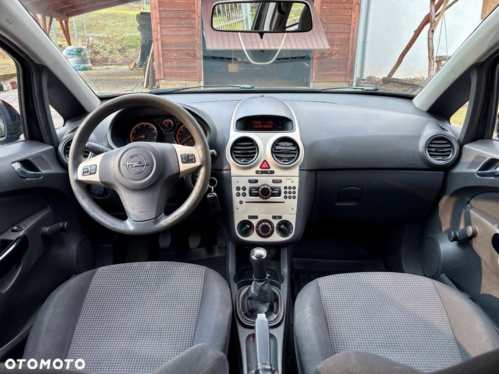 Opel Corsa 1.2 16V Essentia - 9