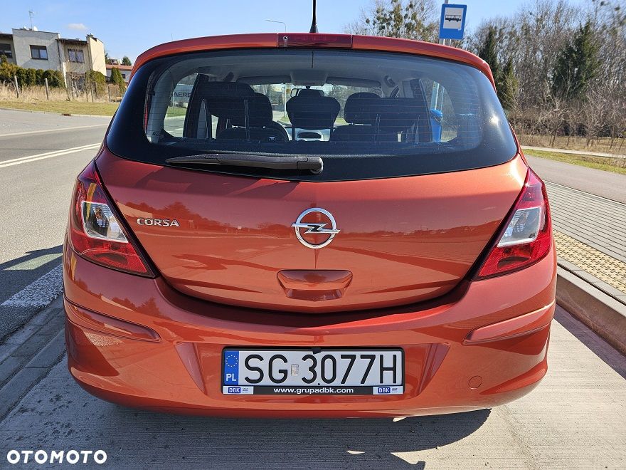 Opel Corsa 1.2 16V Essentia - 12