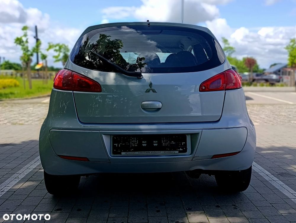 Mitsubishi Colt - 8