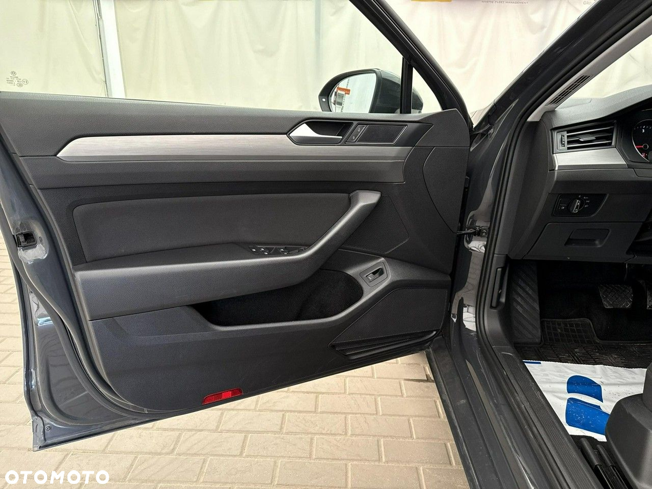 Volkswagen Passat - 10