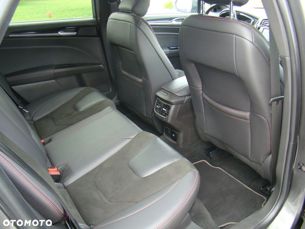 Ford Mondeo 2.0 EcoBlue ST-Line - 34