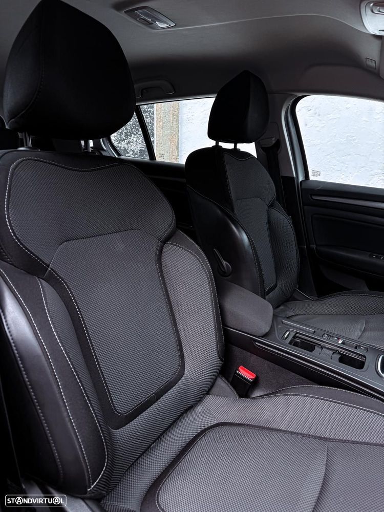 Renault Mégane Sport Tourer 1.6 E-Tech Plug-In Hybrid Equilibre — photo 3