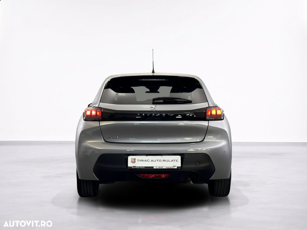 Peugeot 208 - 5