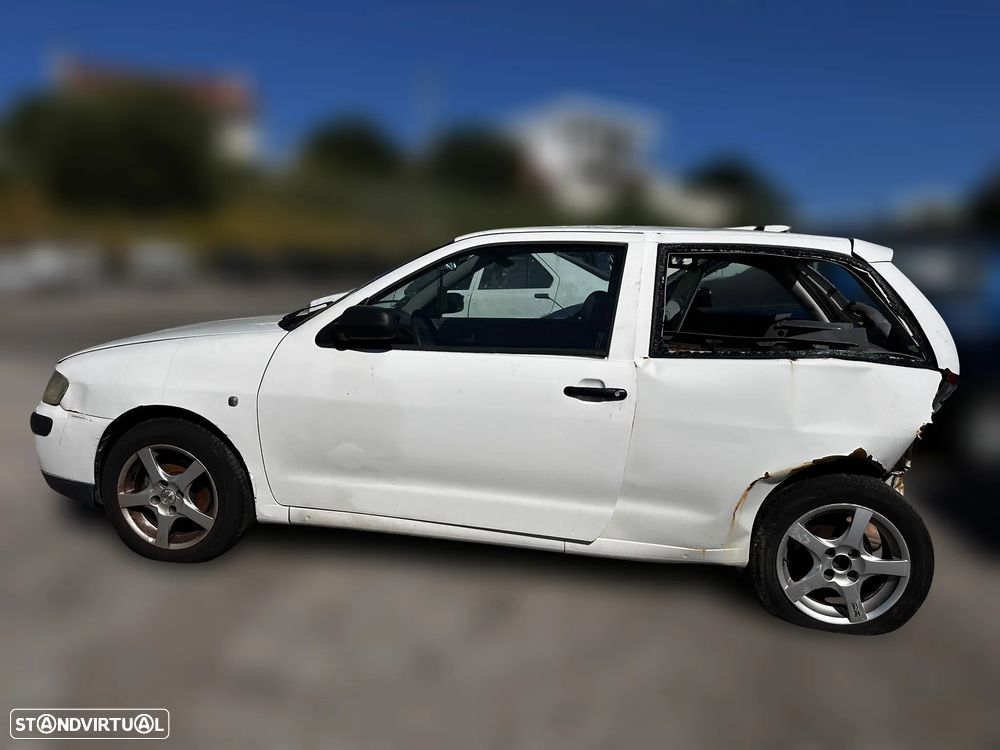 Seat Ibiza 1.9 SDI Van de 2000 para peças - 5