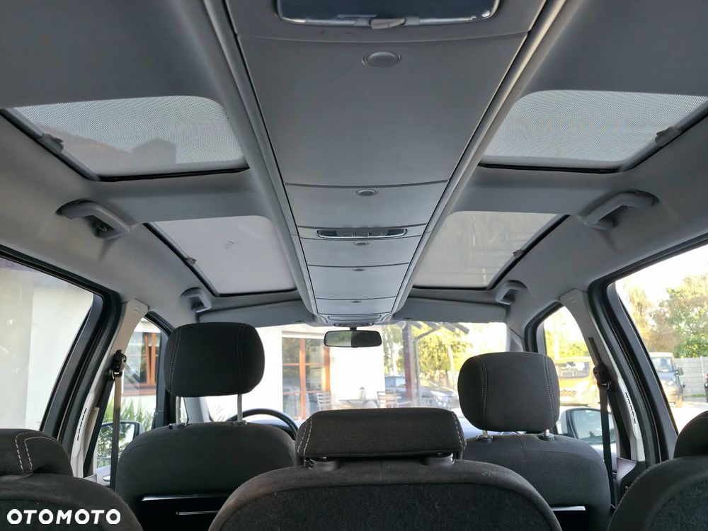 Ford Galaxy 2.0 Champions Edition - 14