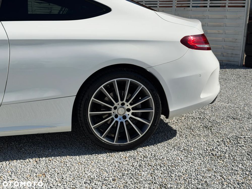 Mercedes-Benz Klasa C 220 d 4-Matic 9G-TRONIC - 23