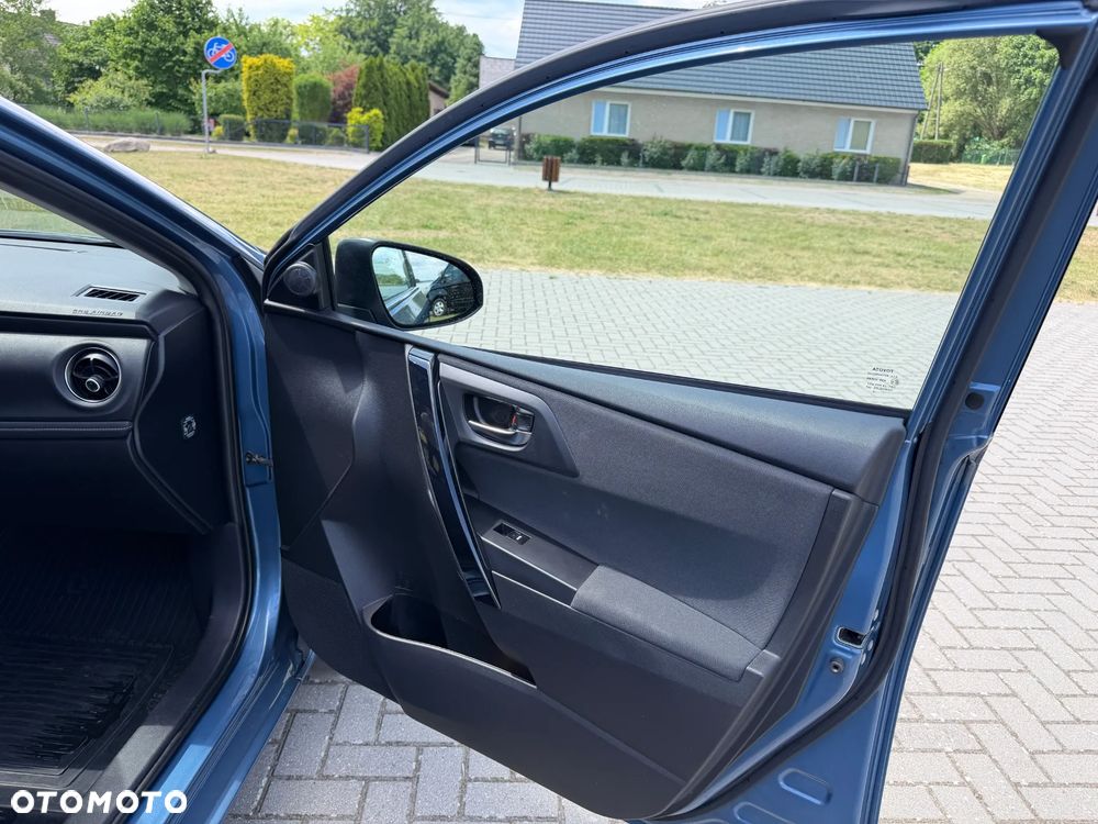 Toyota Auris 1.6 Premium Comfort - 19