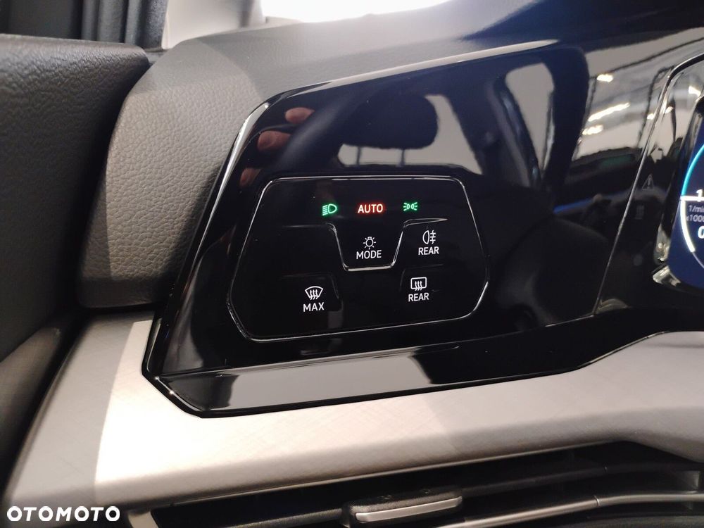 Volkswagen Golf Variant - 33