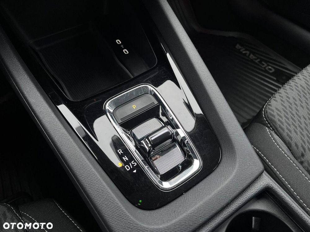 Skoda Octavia 2.0 TDI Style DSG - 31