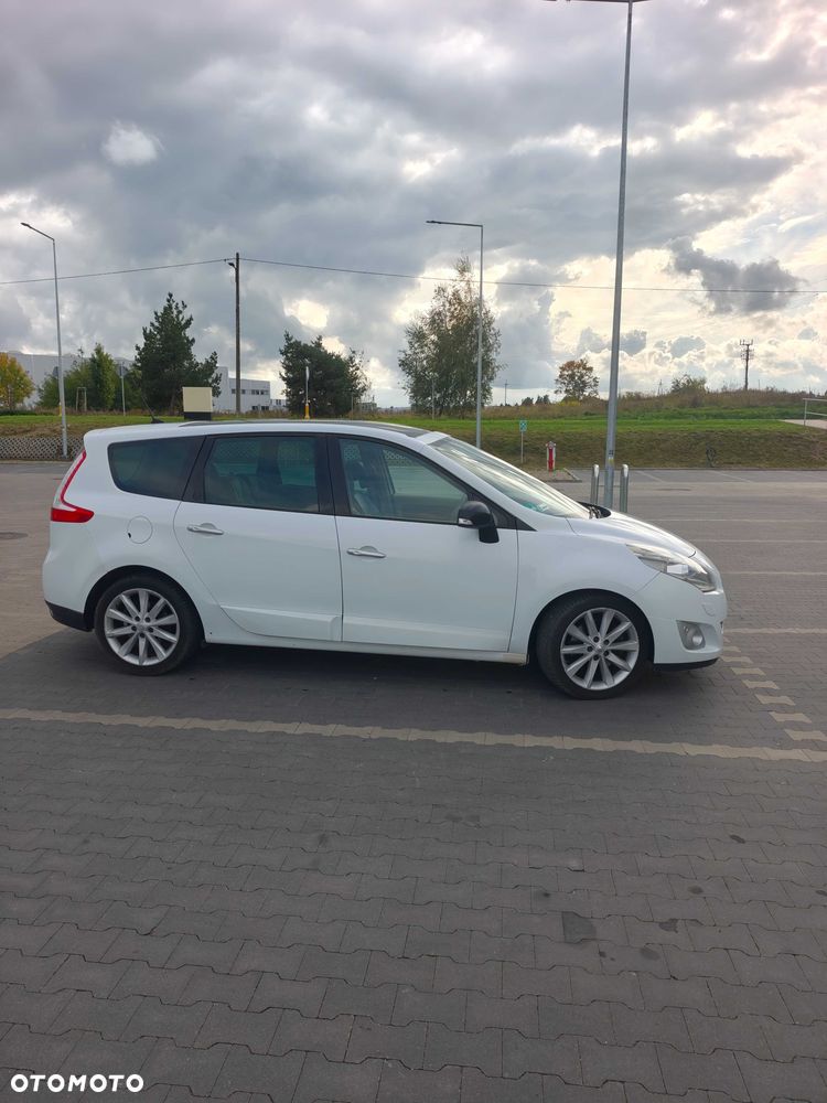 Renault Grand Scenic - 9