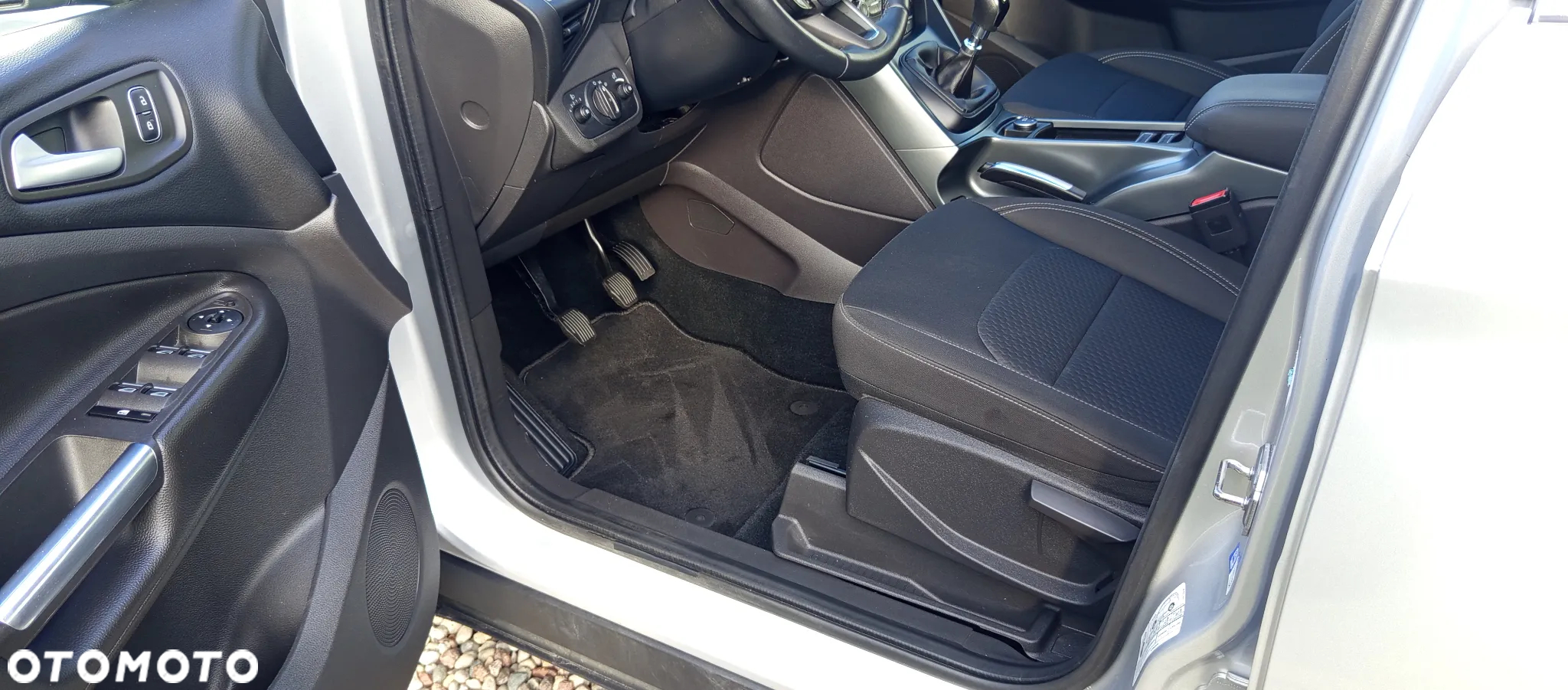 Ford Kuga - 12