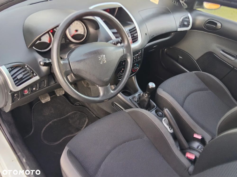 Peugeot 206 plus 75 - 28