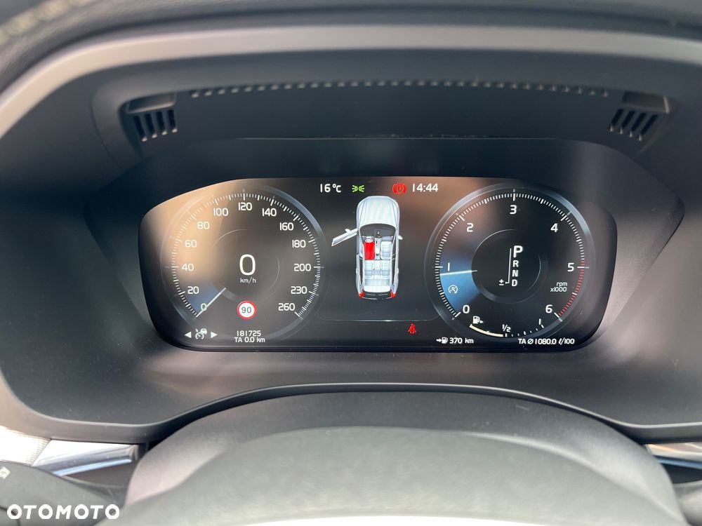 Volvo XC 60 D4 AWD R-Design - 30