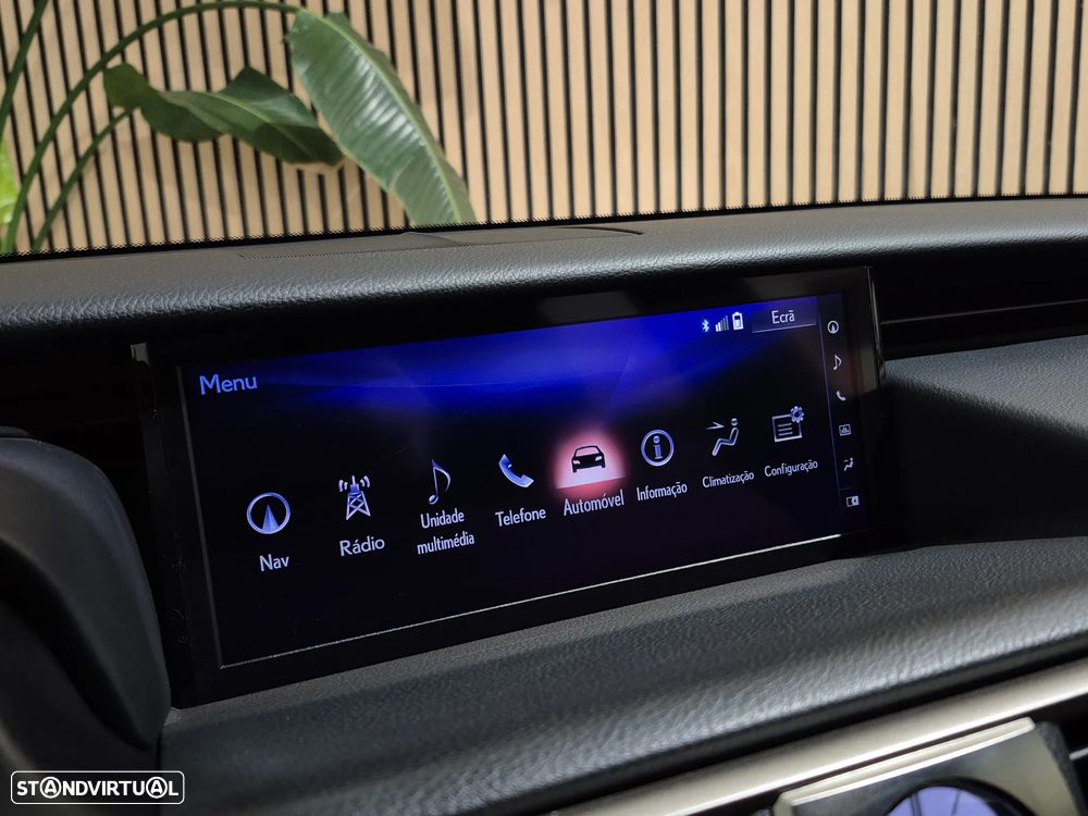 Lexus IS 200 t SPORT - 13